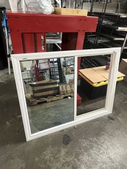 Double- Pane Insulated Glass Vinyl Window W/ Screen