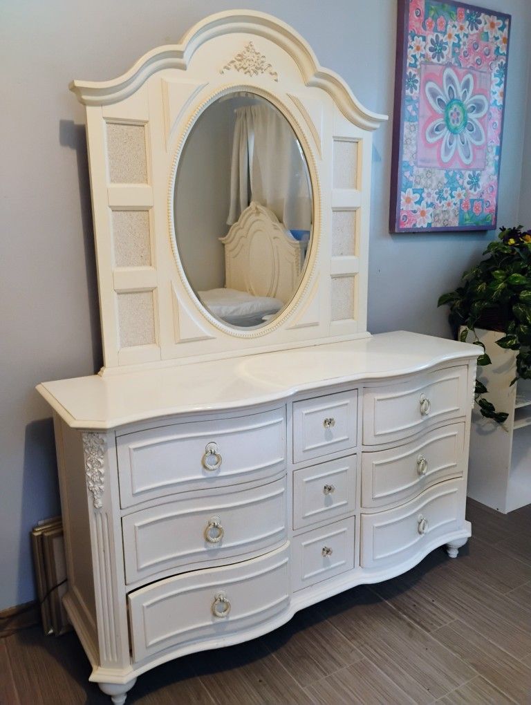 Solid Wood Children's Bedroom Set