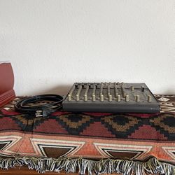 Mackie Micro Series 1202-VLZ 12-channel Mic/lane Mixer