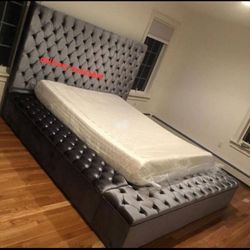 ♡ Gray Velvet Queen Storage Platform Bedd Framee Camaa//King Size Available// Delivery Available/ Home Decor,  Household,  
