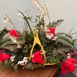 Full little basket with pretty silk flowers!