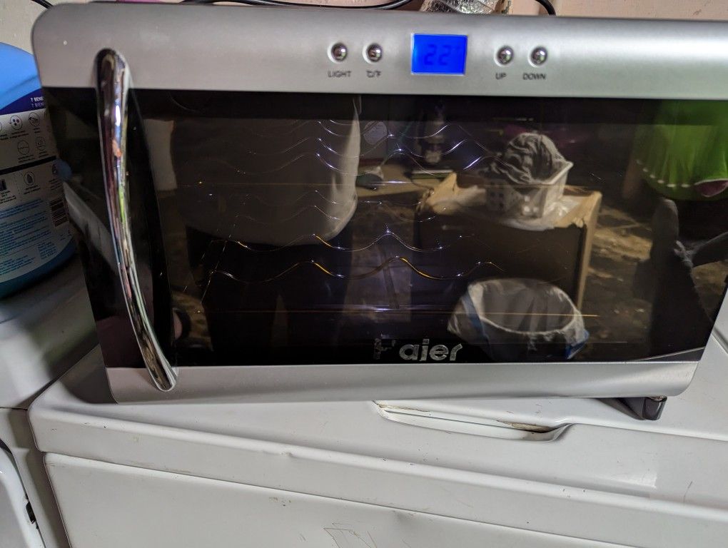 ThermoElectric Wine Cooler/Chiller/Fridge