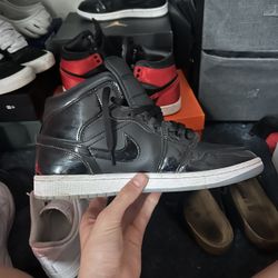 Jordan 1 Mids 