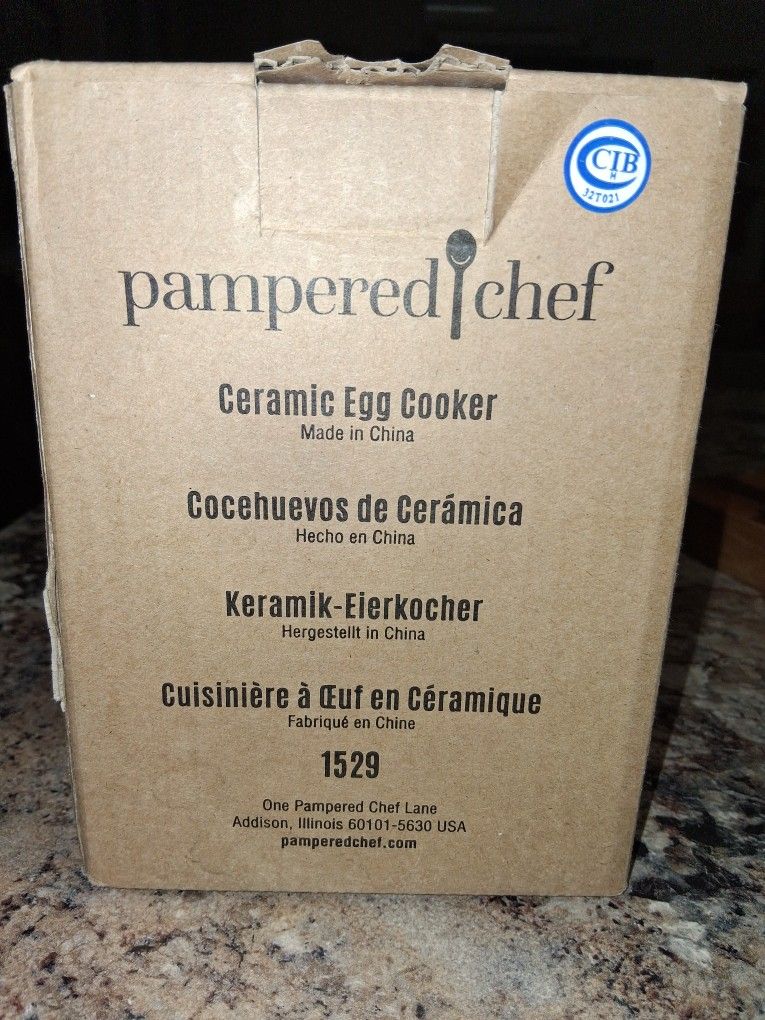 NIB Pampered Chef Egg Cooker