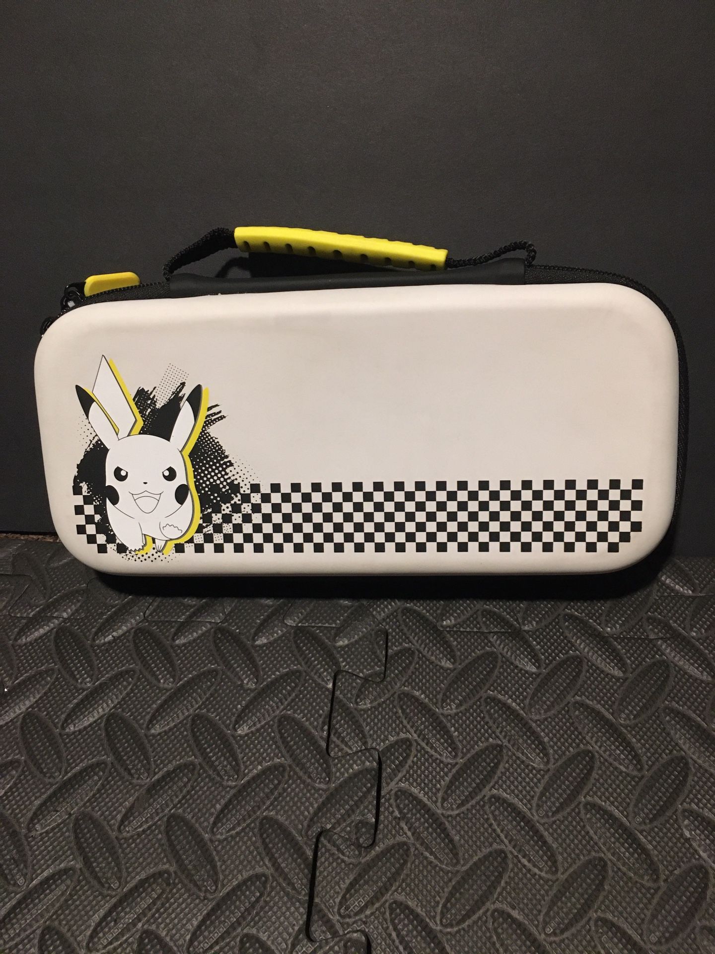 Pokémon Pikachu  Nintendo Switch Case 
