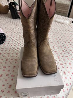 Ariat boots pink