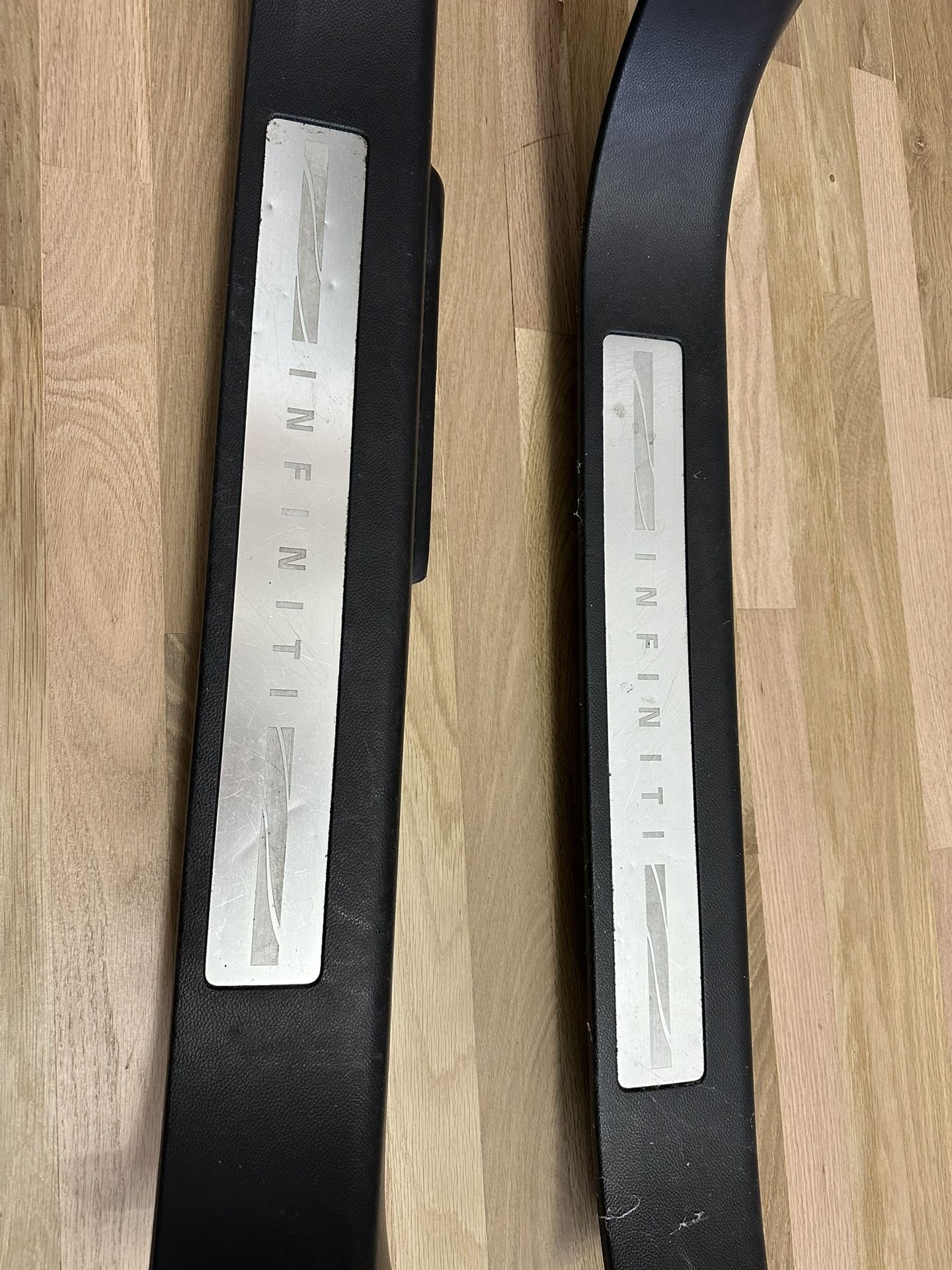 infiniti FX35 front door sills OEM
