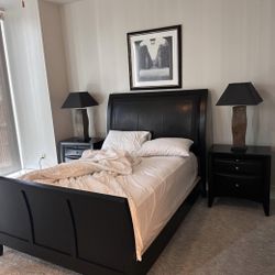 DARK WOOD BED 🪵 🪵  🛌 🛌 