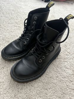 doc marten’s boots