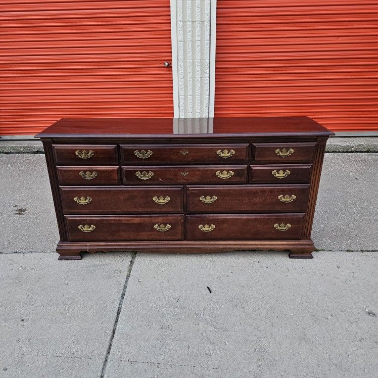 Solid Wood Chippendale Style 10 Drawer Dresser