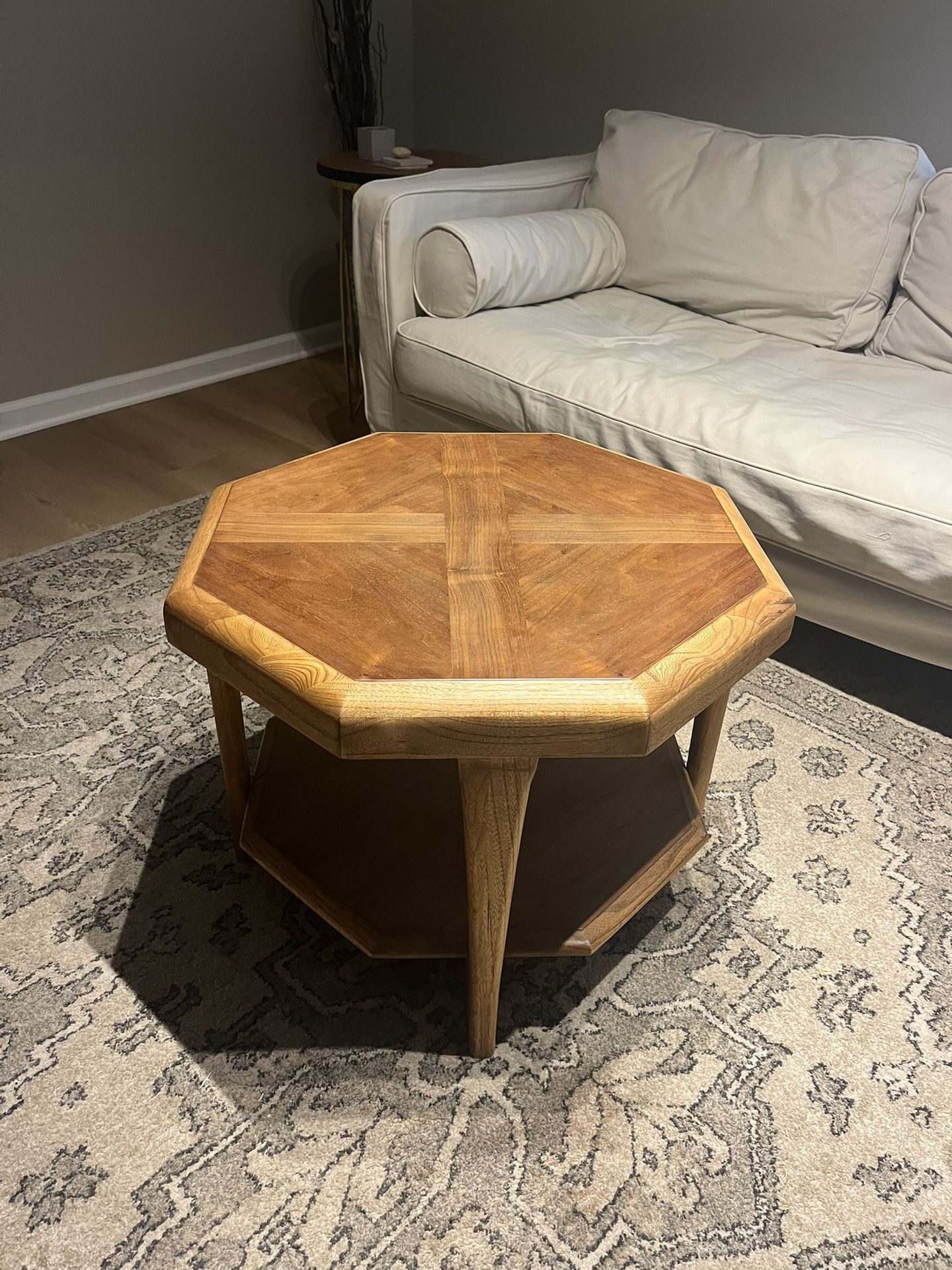 Lane Mid-Century Table