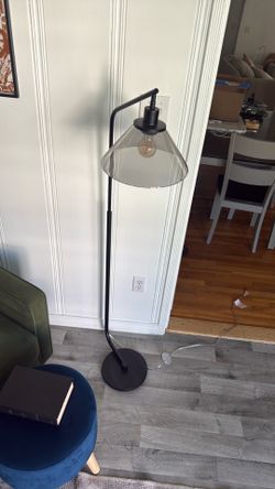 FLOOR LAMP