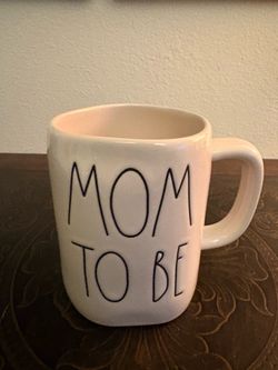 Rae Dunn Artisan Collection "MOM TO BE" ceramic coffee mug