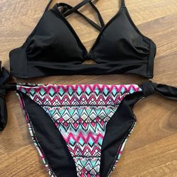Bikini Blowout Brand, New Bikinis, Size Medium Top, And  Bottom