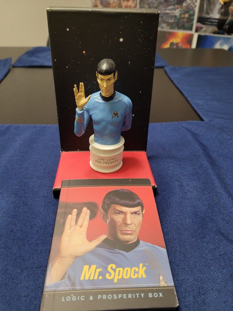 Star Trek Spock Bust With Mini Book