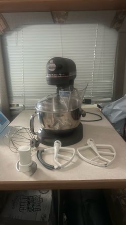 Kitchen Aid Professional 6 stand up mixer