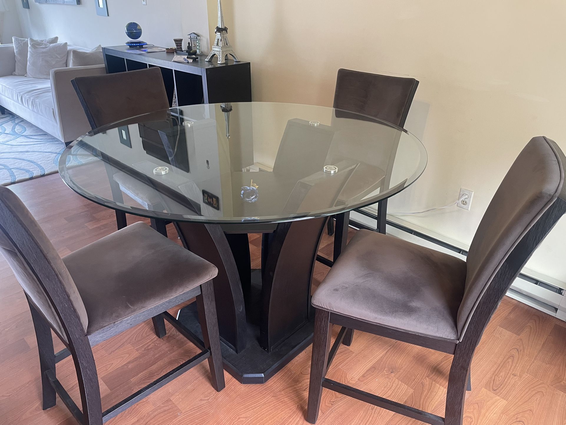 Dinning Table