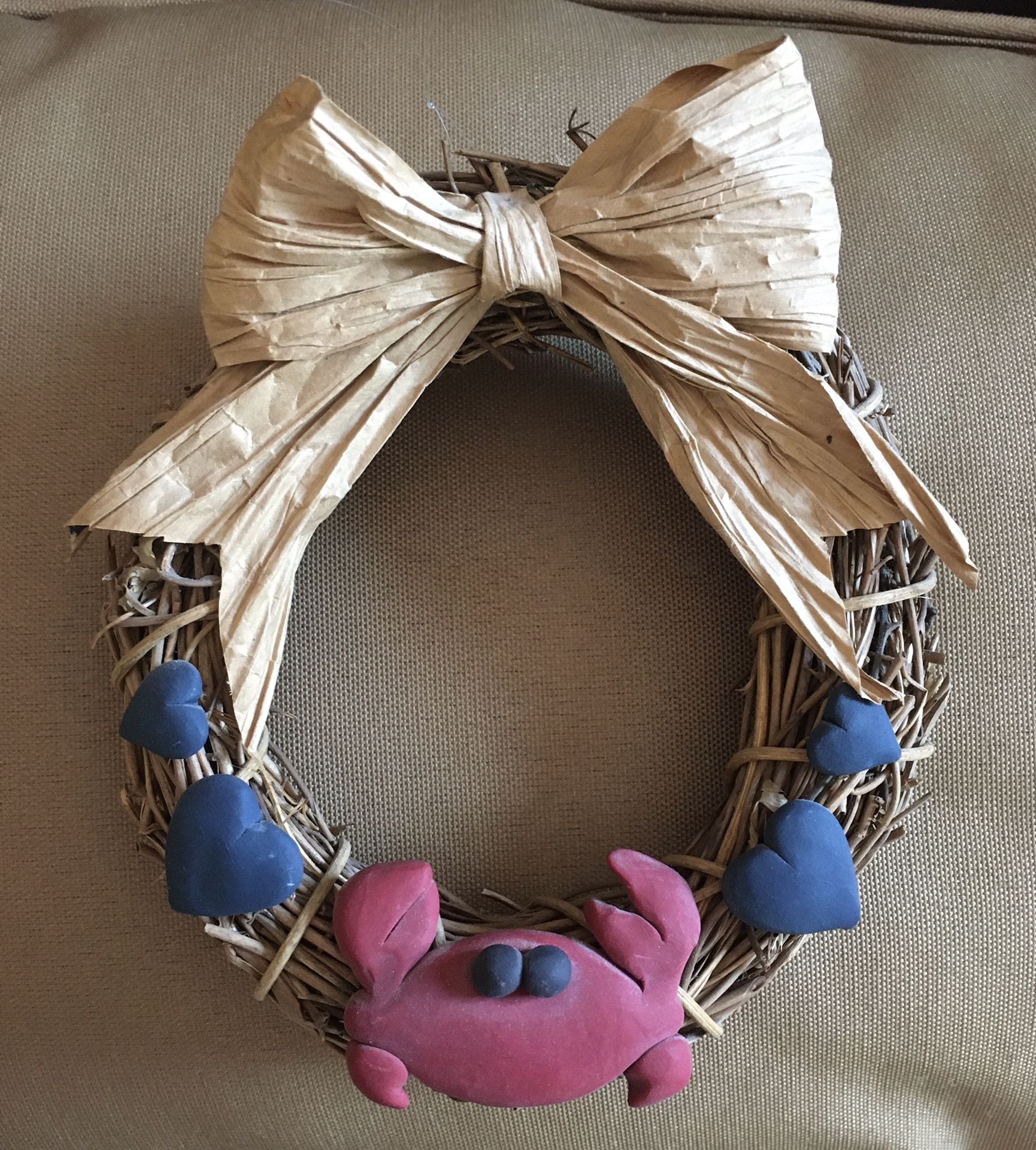 Small Grapevine Wreath With Hearts and a Crab