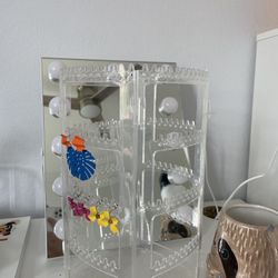 Jewelry Organizer $3 