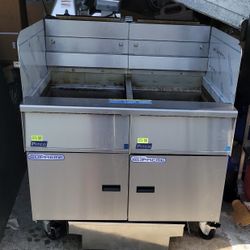 COMMERCIAL FRYER - SSH75-2FD PITCO FRIALATOR 