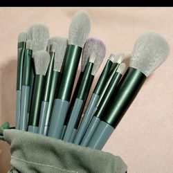 13Pcs Makeup Brushes Set For Cosmetics Foundation Blush Powder Eyeshadow Kabuki Blending Makeup Brush Soft Fluffy Beauty Tool