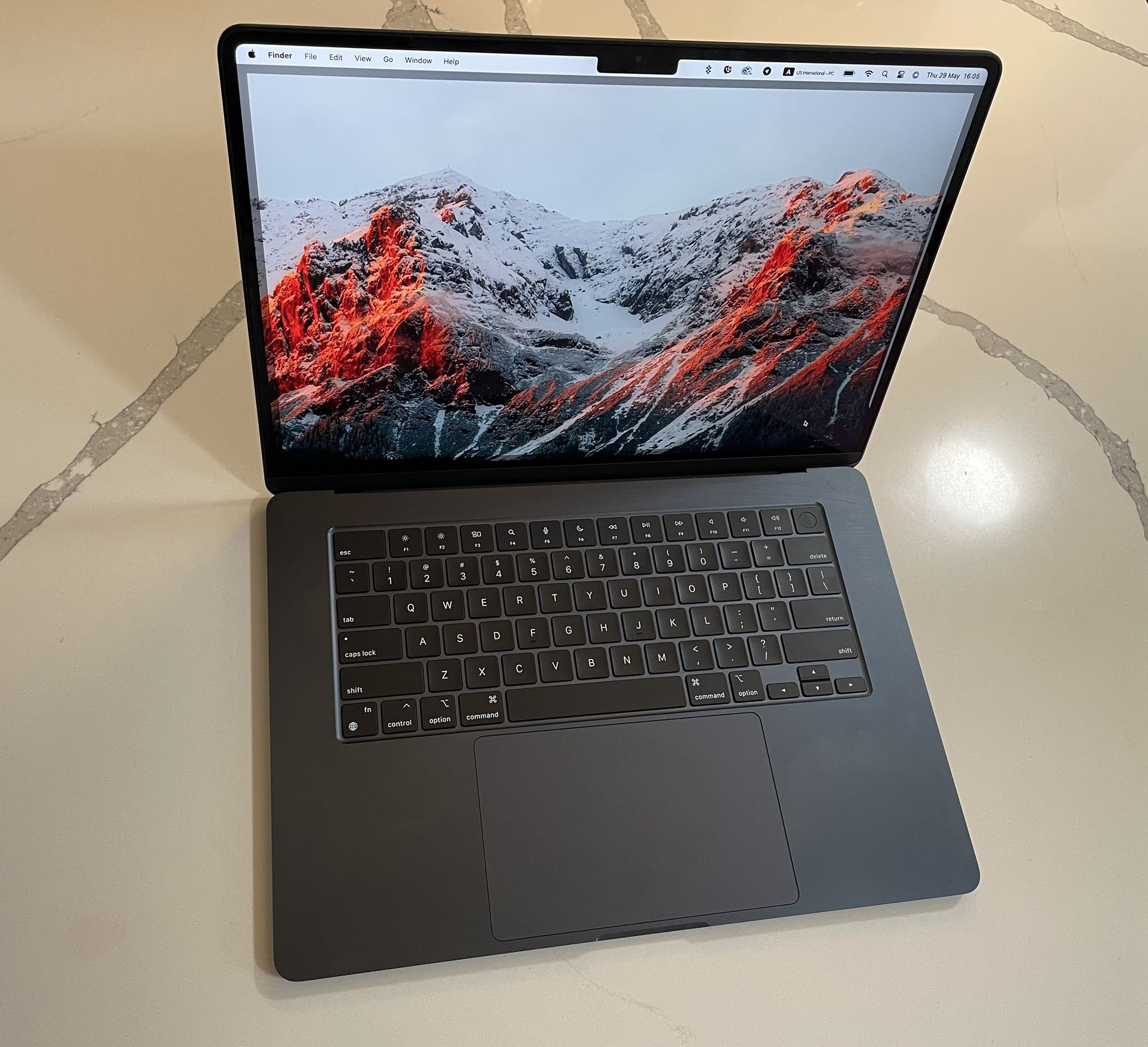 MacBook Air M3 15 Inch 16/512gb