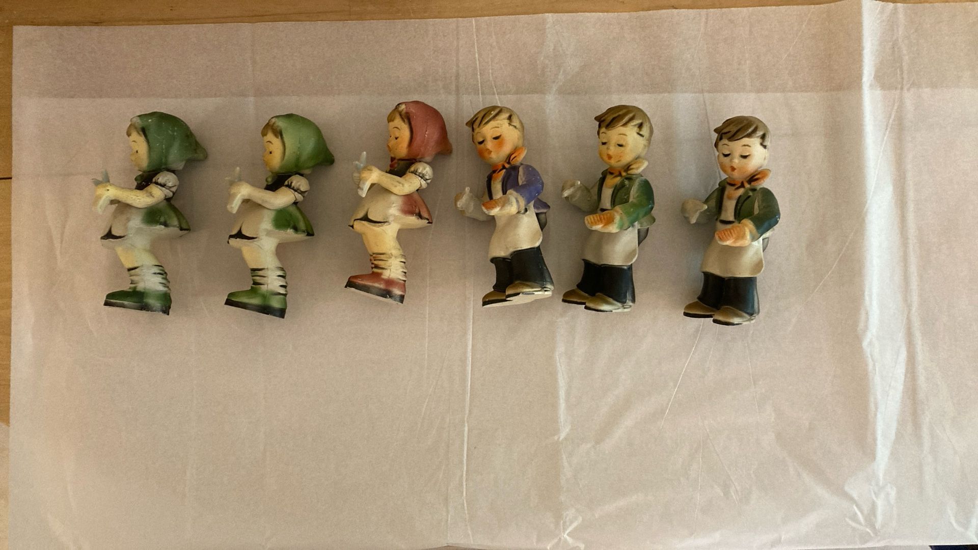 Figurines