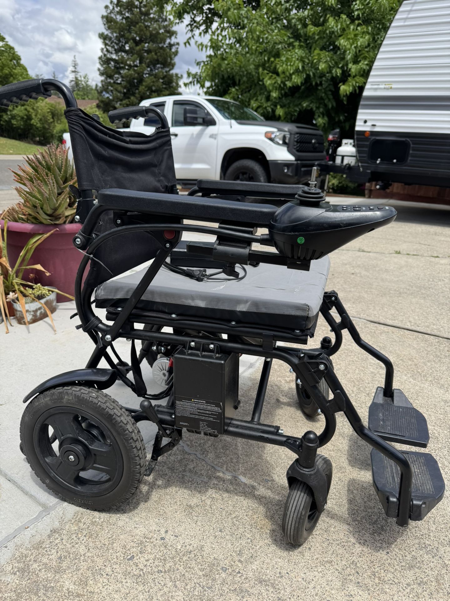 Electric Wheelchair Light Weight and Compact