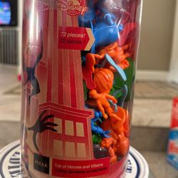 Disney Incredibles 2 Tub Of Heroes And Villians