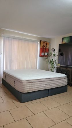 VERY NICE LIKE NEW CALIFORNIA SIZE DREAMCLOUD MATTRESS AND BOXSPRINGS FOR SALE! IN GREAT CONDITION, FREE DELIVERY