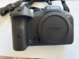 Canon R7 Body