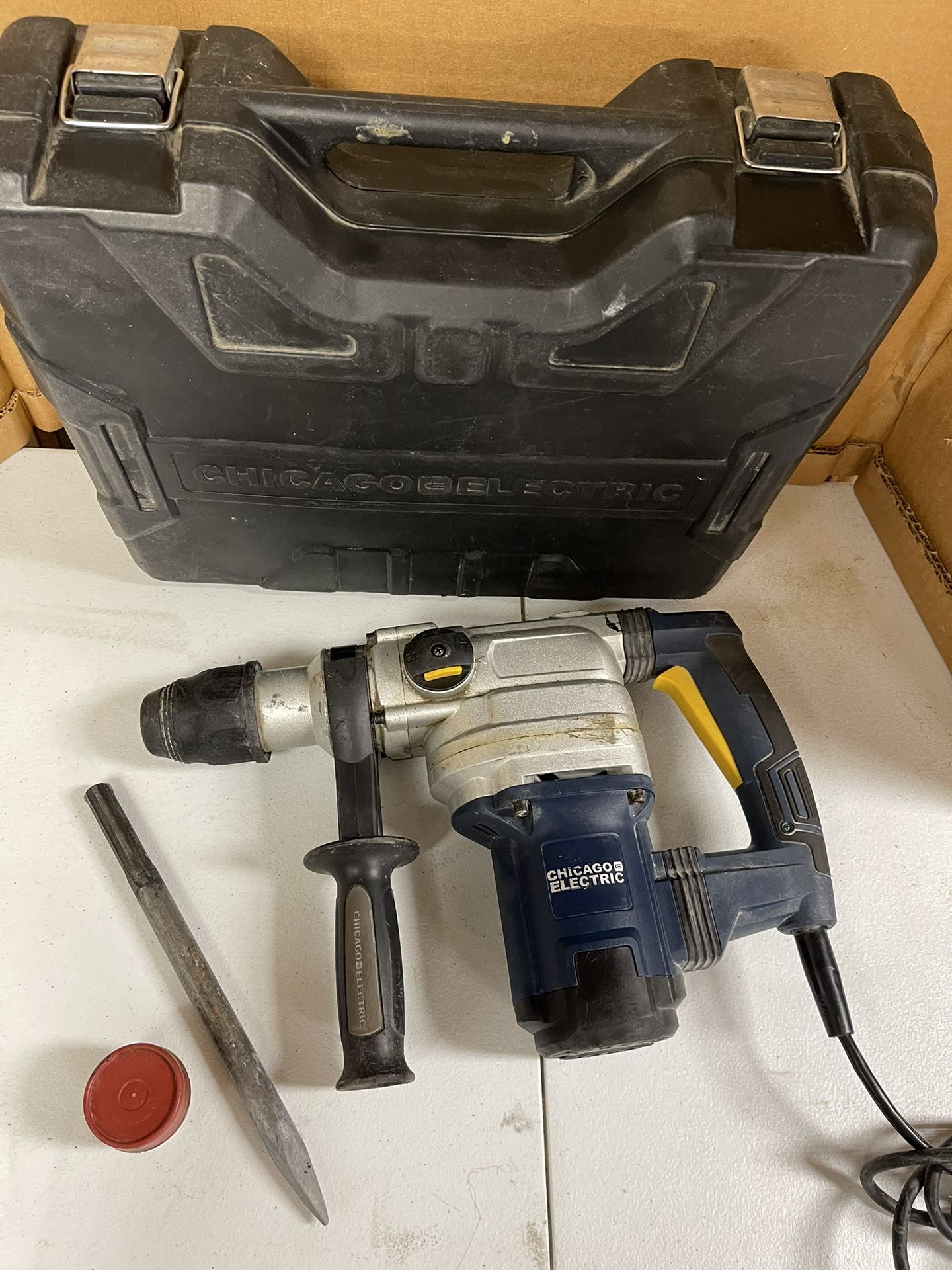 Chicago Electric 69334 1-9/16" Rotary Hammer 120v