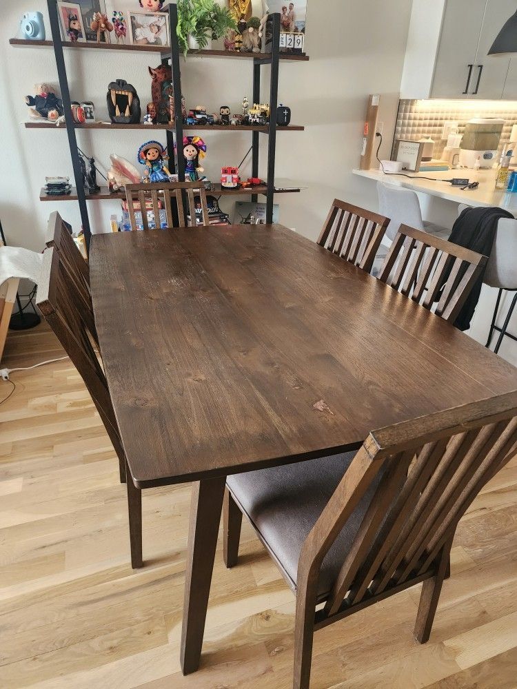 6 Person Dinning Table