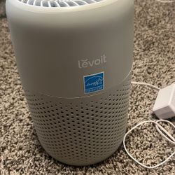 levoilt mini air purifier 
