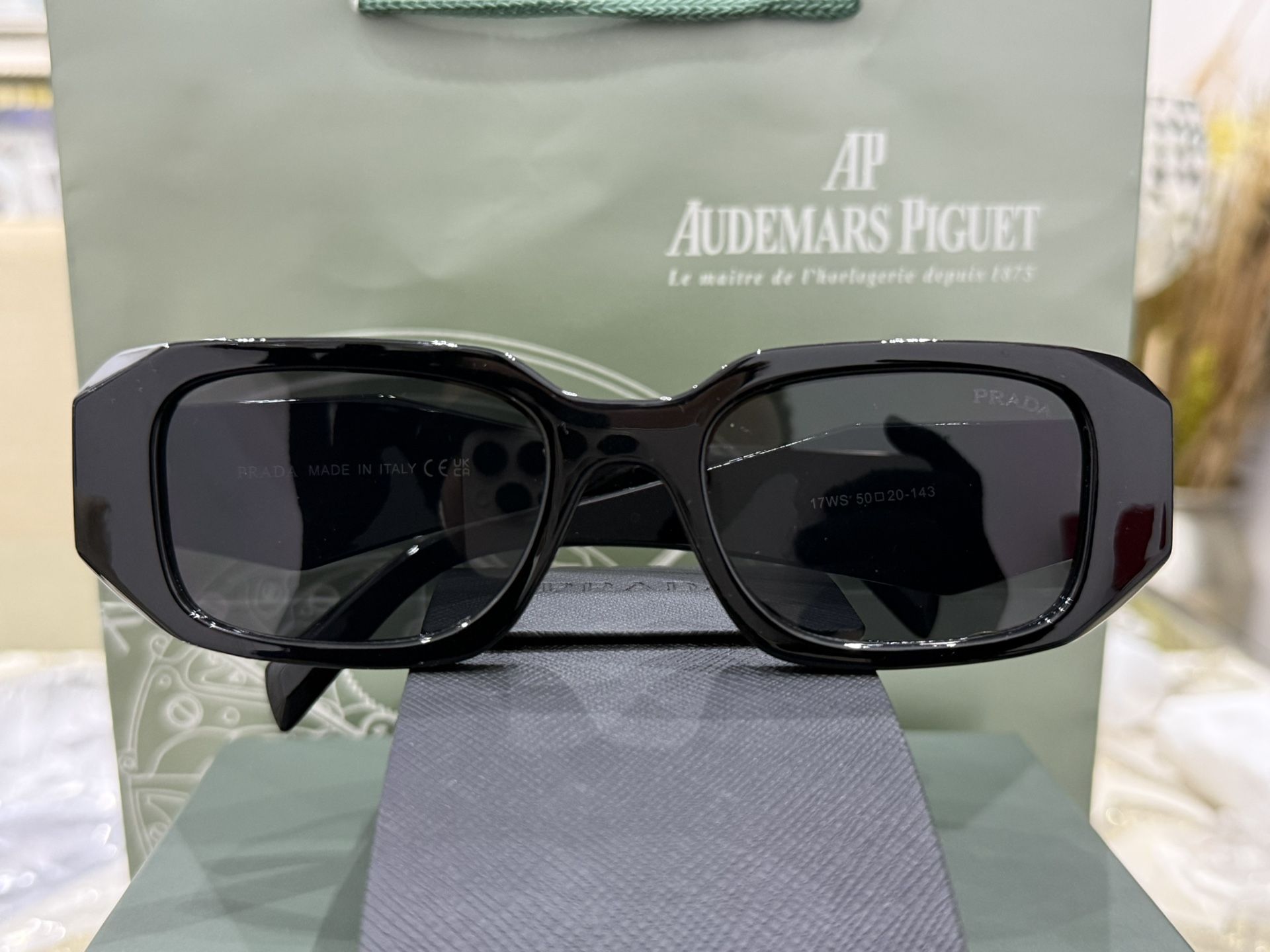 Sunglasses With Logo And Case