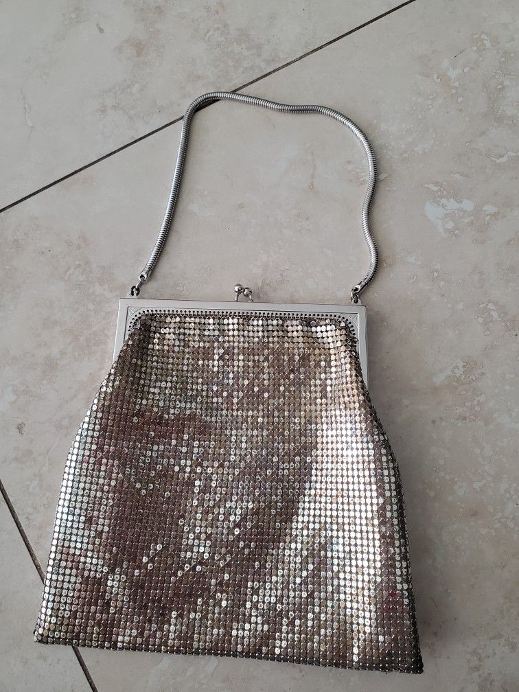 Vintage Whiting And Davis Silver Mesh Purse 