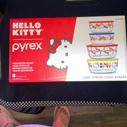 Hello Kitty Pyrex  !!