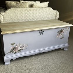 Lane Cedar Chest