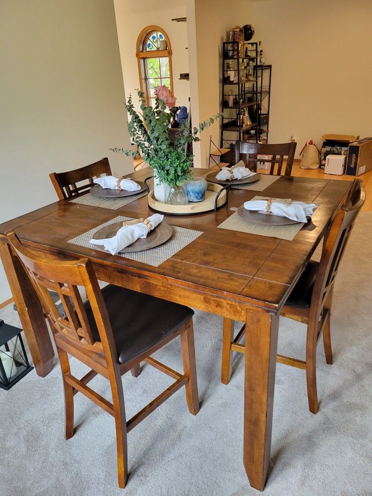 Dining Room Table + Chairs