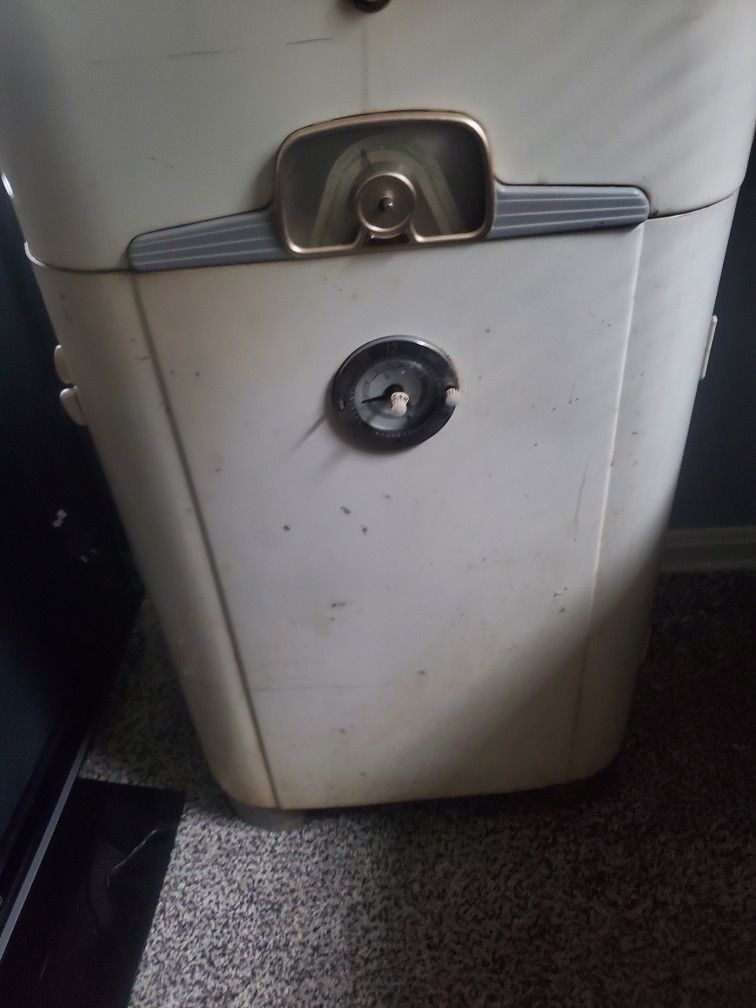 Vintage Nesco Electric Roaster