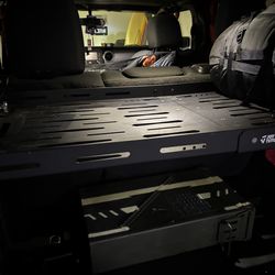 Joytus Jeep wrangler JL moveable shelf for the back.