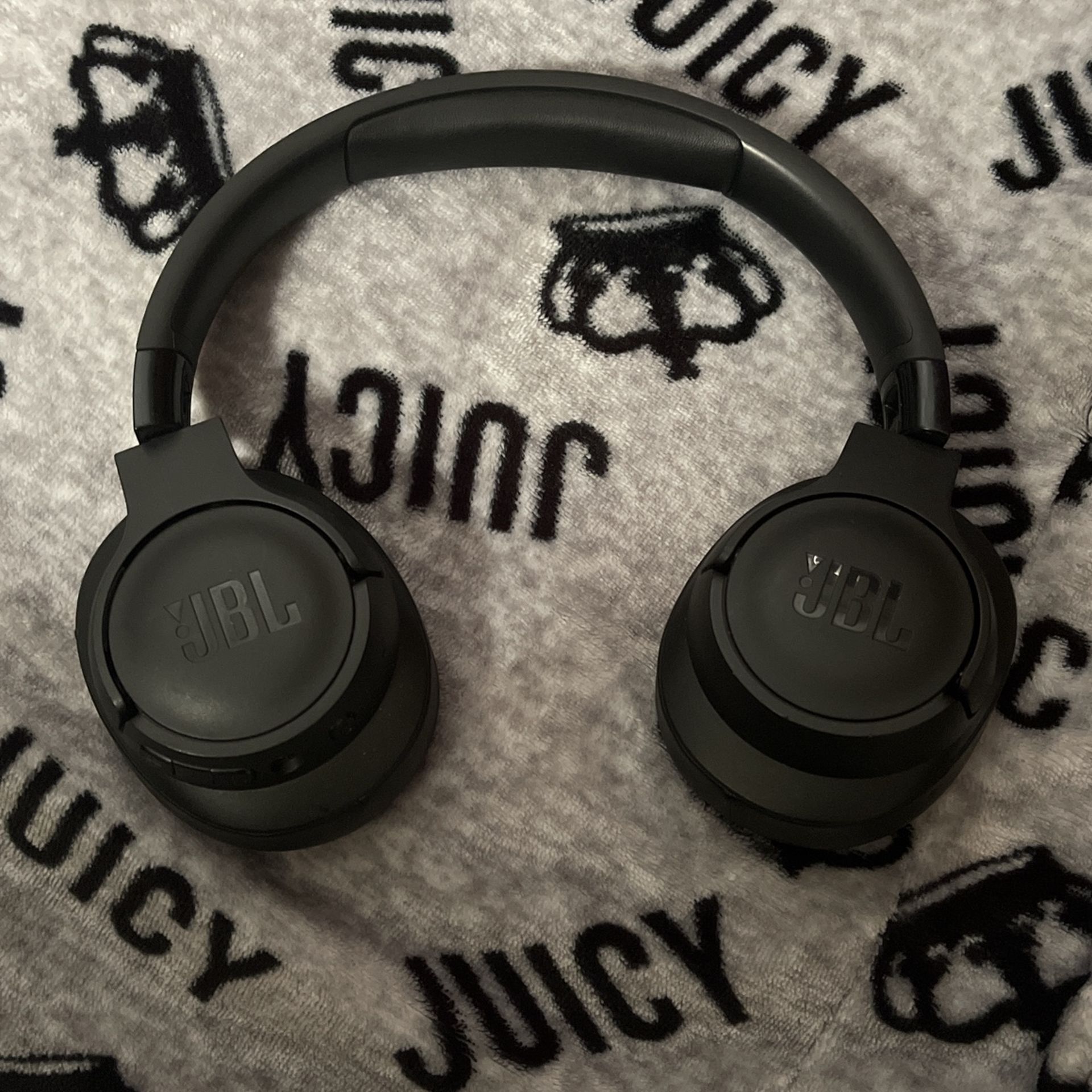 JBL Tune 720BT Wireless Over-Ear Headphones