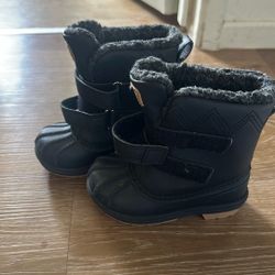 Black Snow Boots Kids Size 7