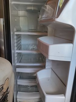 Oven and refrigerator both works well