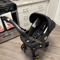 Doona Infant Car Seat Nitro Black And Latch Base
