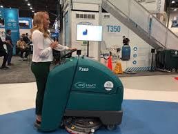 Tenant T-350 Cleaner/scrubber