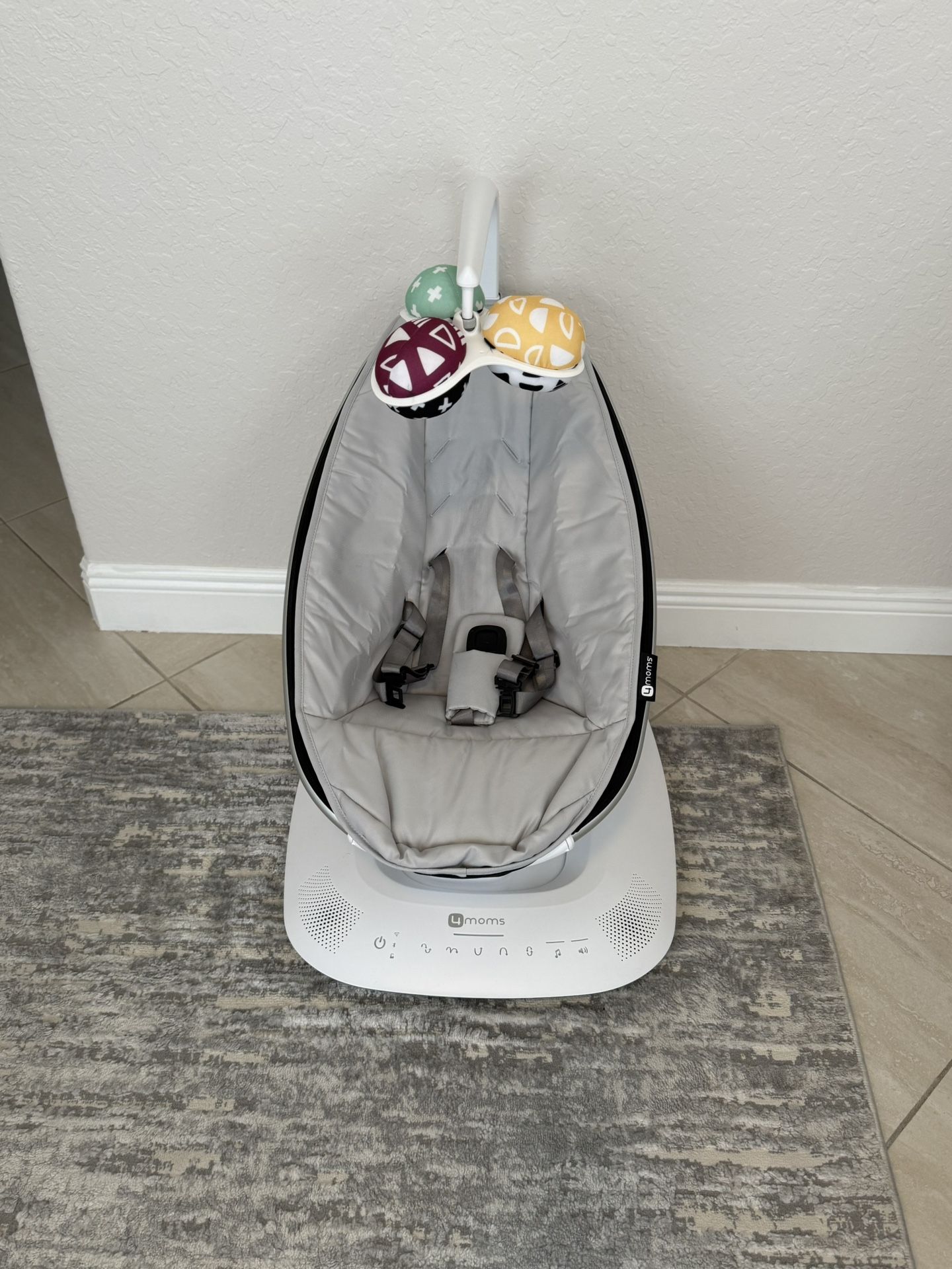 4moms MamaRoo Multi-Motion Baby Swing, Bluetooth Enabled with 5 Unique Motions, Grey