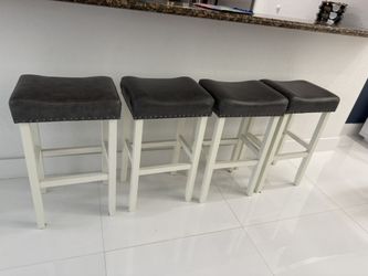 4 Barstools 