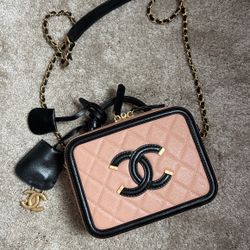 chanel caviar mini filigree vanity with chain