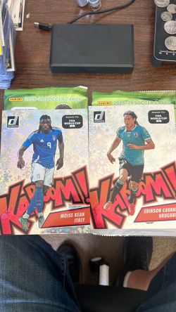 Kaboom moise kean and Edinson cavani